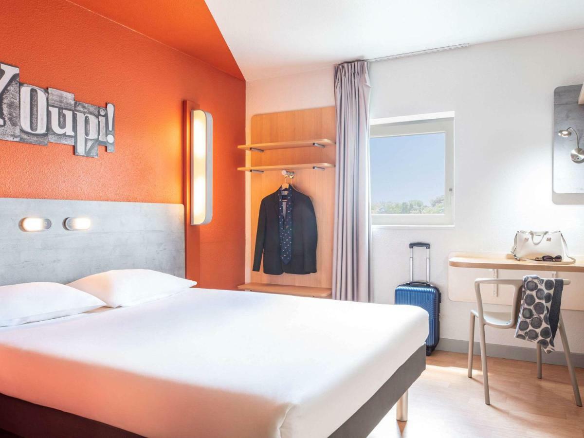 Ibis Budget Grigny Centre Bagian luar foto