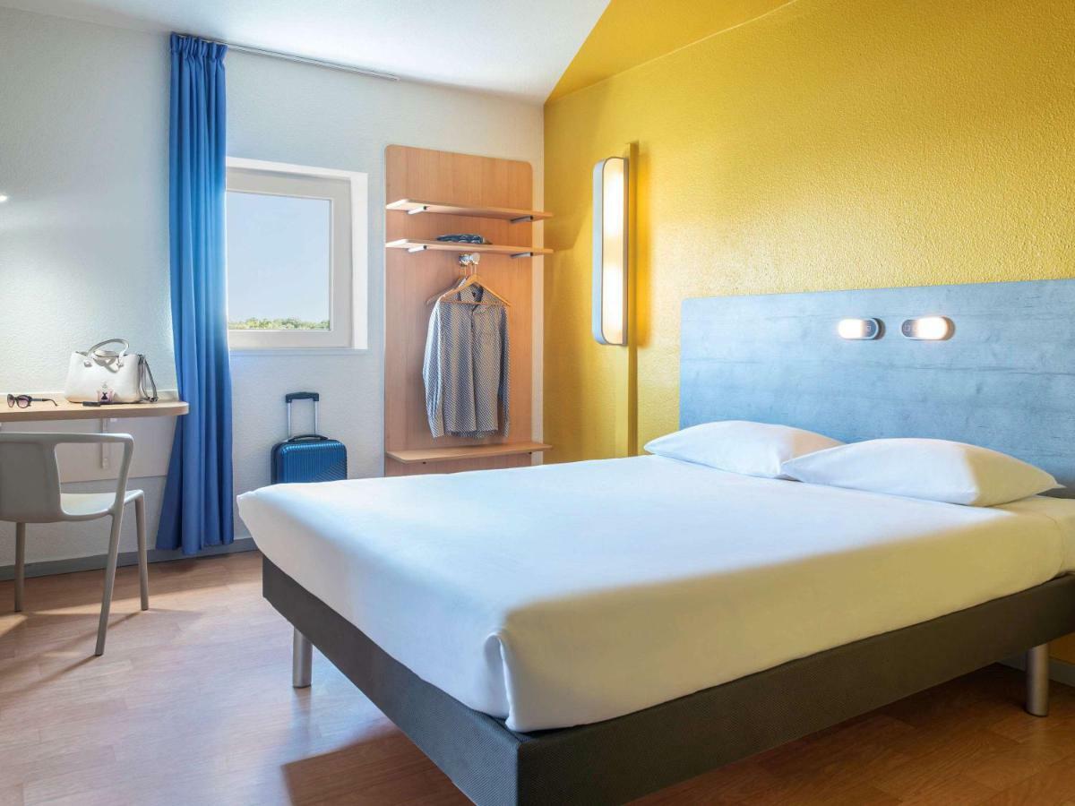 Ibis Budget Grigny Centre Bagian luar foto