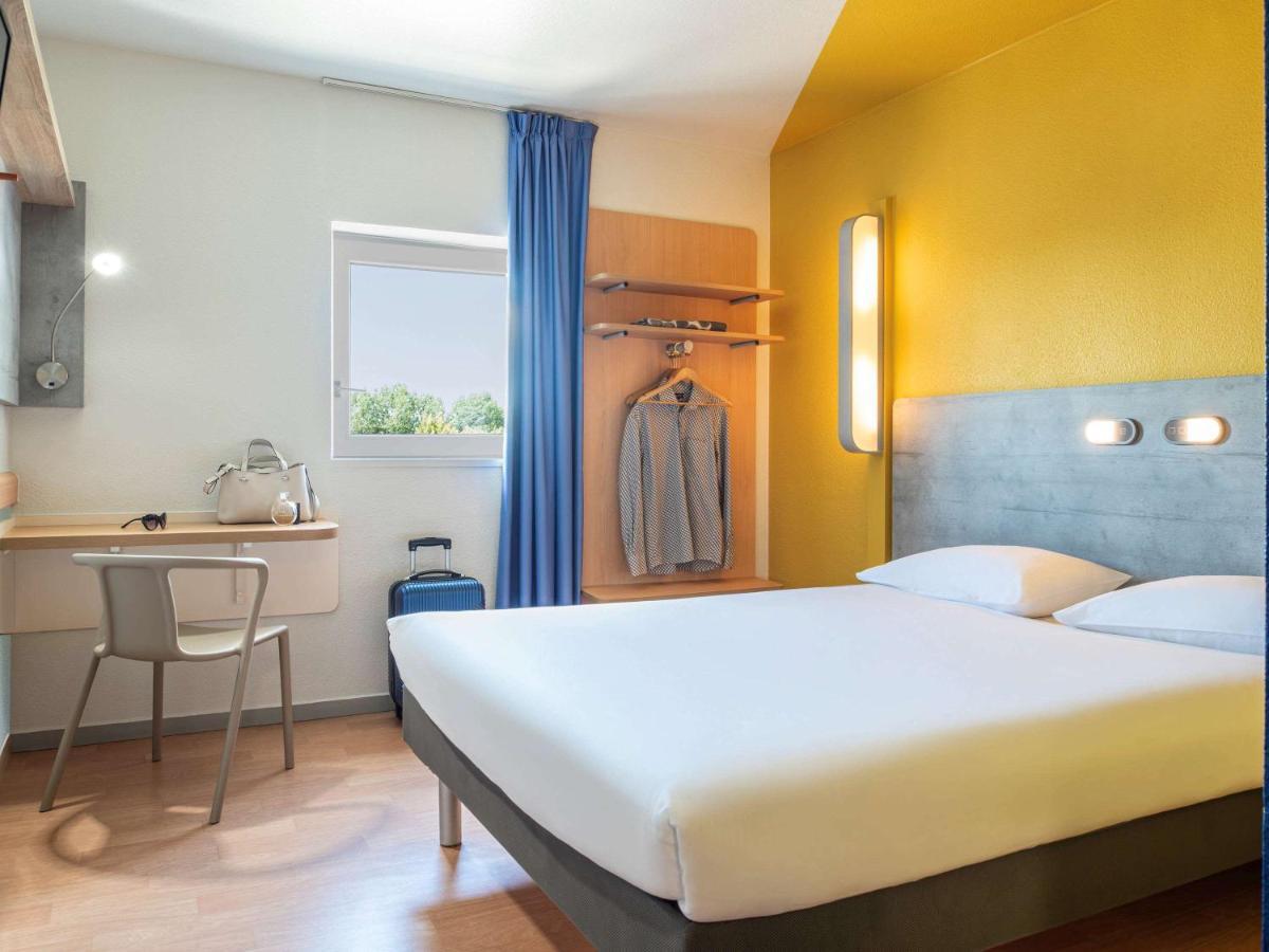 Ibis Budget Grigny Centre Bagian luar foto