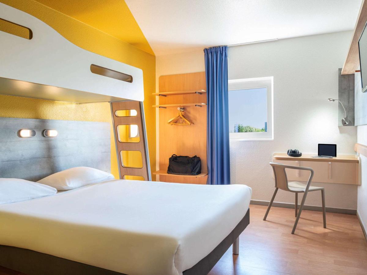 Ibis Budget Grigny Centre Bagian luar foto